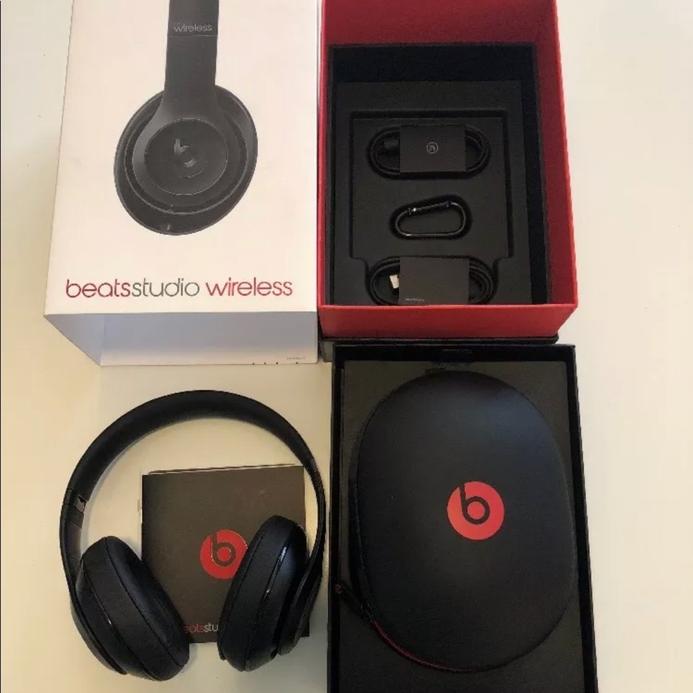 ☑️SOLD☑️Dr. Dre Beats Studio Wireless Headphones